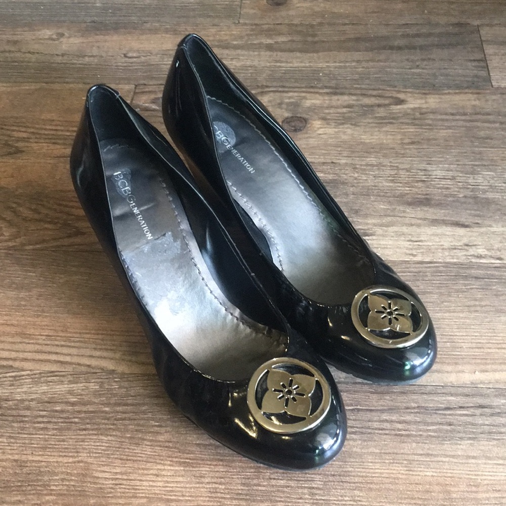 BCBG Black patent leather wedges
